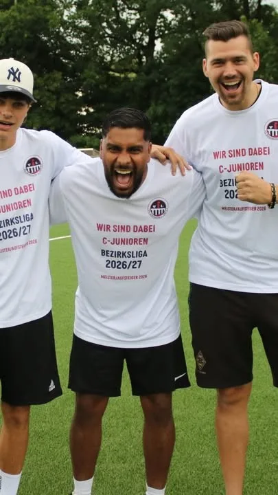 Jubel der C-Junioren des VfL Schildesche über den Bezirksliga-Aufstieg